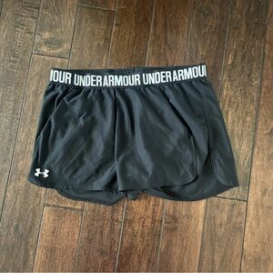 UNDER ARMPUR black work out shorts
